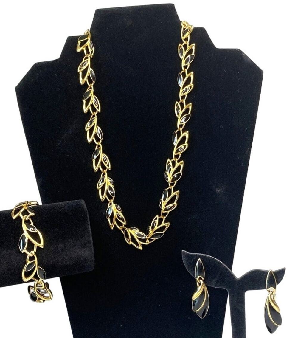 Vintage TRIFARI Set Necklace/Bracelet/Earring Gold Tone/Black Enamel Signed EUC